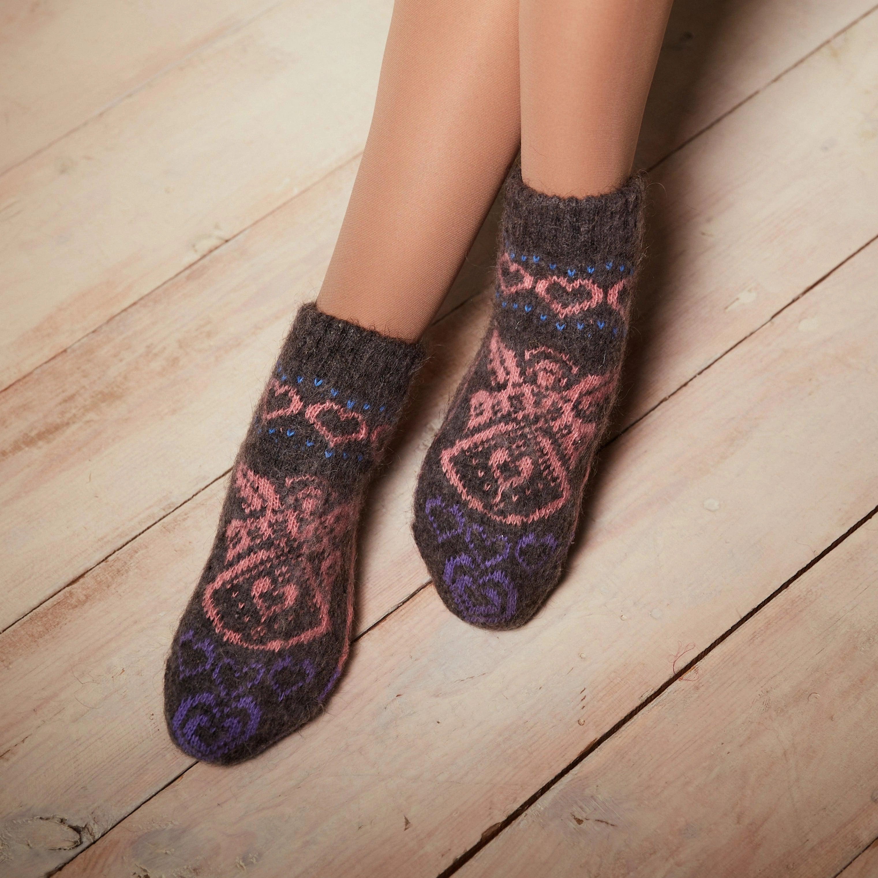 Cozy Angel Love Goat Wool Socks: Softest Comfort for Women's Feet.